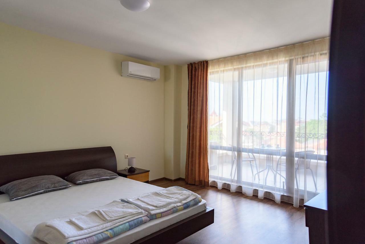 Gradina Hotel Chernomorets Buitenkant foto