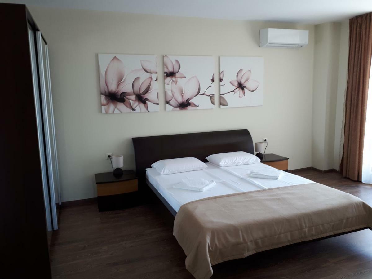 Gradina Hotel Chernomorets Buitenkant foto